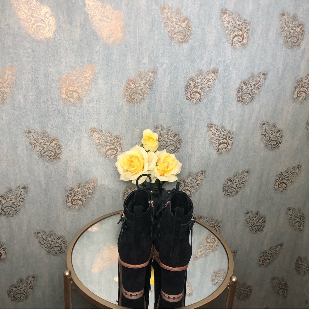 ⭐️NEW⭐️White House Black Market (WHBM) Mid Heel Combat Boot - Picture 5 of 8